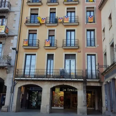 Apartaments Vicus 2 Con Vistas A La Plaza Mayor De Vic Exterior photo